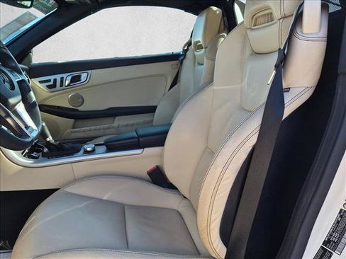 Used 2013 Mercedes-Benz SLK 250 image 15