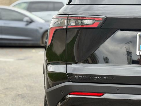 Used 2025 Chevrolet Equinox RS w/ Convenience Package III image 16