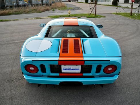 Used 2006 Ford GT RWD image 23