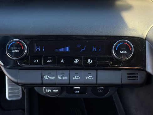 Certified 2025 Hyundai Elantra Sport image 16