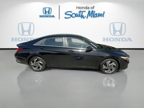 Used 2025 Hyundai Elantra Limited FWD image 8