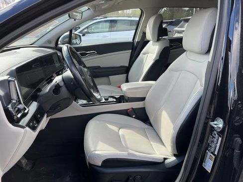 Used 2023 Kia Sportage EX AWD/4WD image 13