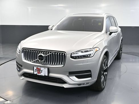 Used 2024 Volvo XC90 B5 Plus AWD/4WD image 11