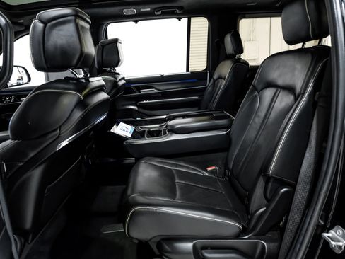 Used 2022 Jeep Grand Wagoneer Series II image 16