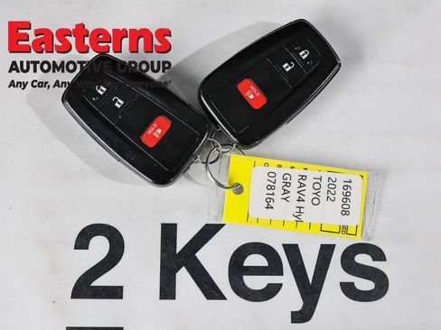 Used 2022 Toyota RAV4 XLE image 25