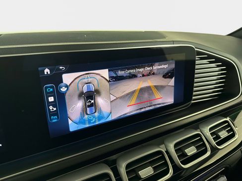 Used 2025 Mercedes-Benz GLS 580 4MATIC image 43