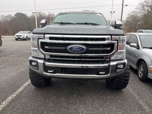 Used 2022 Ford F250 Lariat w/ Chrome Package image 2