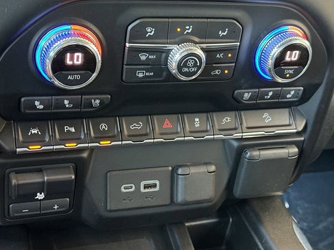 Certified 2021 GMC Sierra 1500 SLT w/ SLT Premium Plus Package AWD/4WD image 21