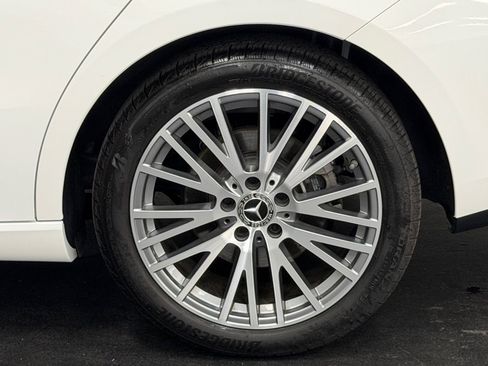 Used 2025 Mercedes-Benz CLA 250 image 16