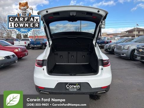 Used 2018 Porsche Macan Base image 30