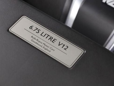 Used 2024 Rolls-Royce Cullinan Black Badge AWD/4WD image 35