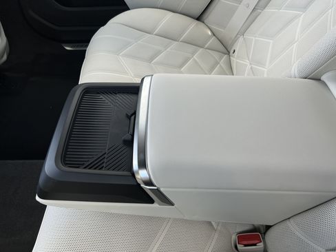 Certified 2025 BMW 740i RWD image 42