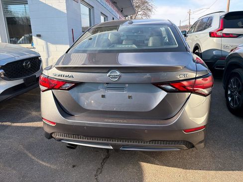 Used 2020 Nissan Sentra SR w/ Premium Package FWD image 7