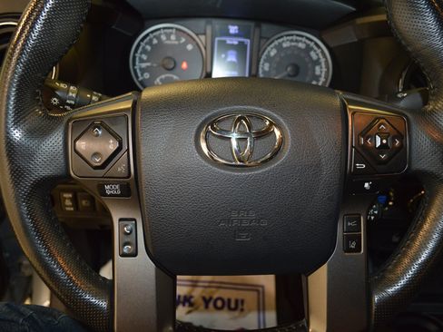 Used 2019 Toyota Tacoma TRD Sport image 18