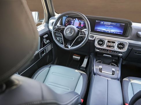 Used 2025 Mercedes-Benz G 550 image 27