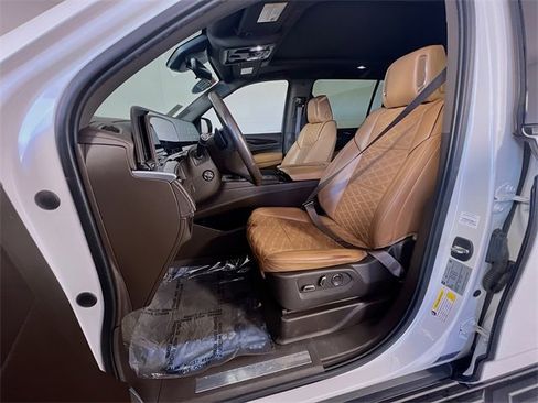 Used 2021 Cadillac Escalade ESV Sport w/ LPO, ONYX Package image 13