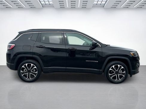 Used 2022 Jeep Compass Limited AWD/4WD image 3