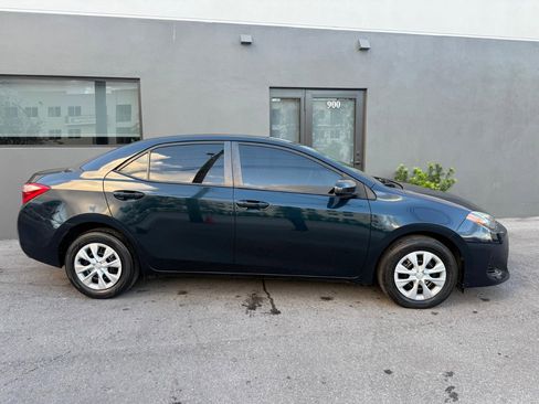 Used 2018 Toyota Corolla XLE image 14