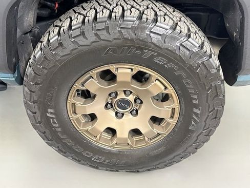 Certified 2025 Toyota 4Runner Trailhunter AWD/4WD image 31