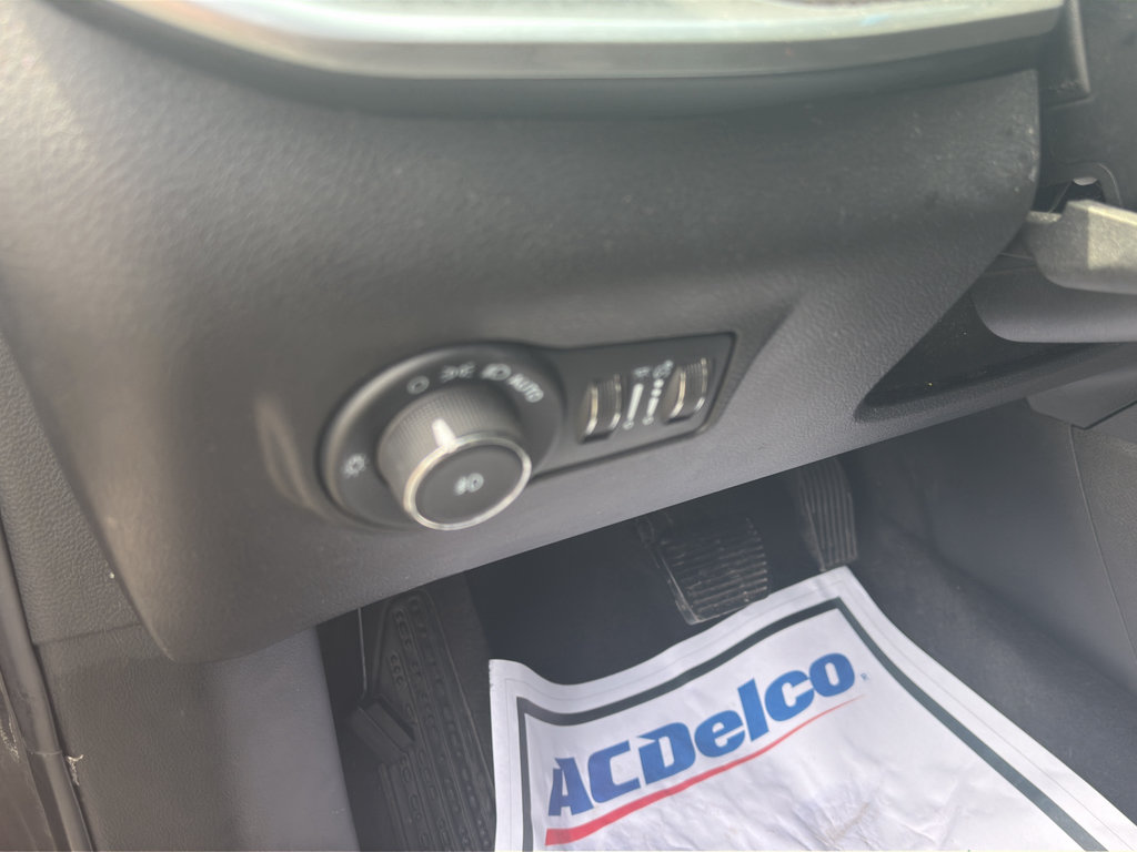 Used 2023 Jeep Compass Latitude w/ Sun and Sound Group AWD/4WD image 14