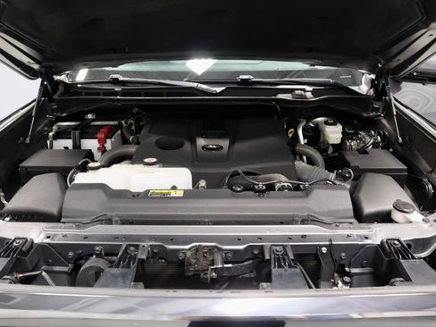 Used 2024 Toyota Tundra Platinum AWD/4WD image 18