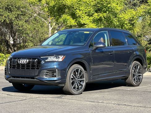 Certified 2024 Audi Q7 3.0T Premium Plus AWD/4WD image 9