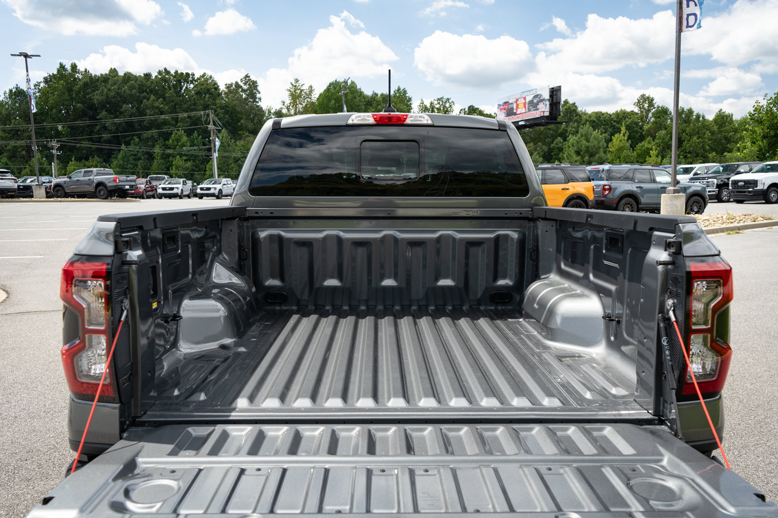 New 2026 Ford Ranger Lariat w/ FX4 Off-Road Package AWD/4WD image 9