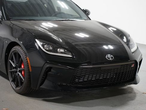 New 2025 Toyota GR86 Premium image 4