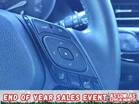 Used 2020 Toyota C-HR XLE image 27