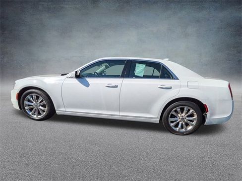 Used 2016 Chrysler 300 Limited image 7