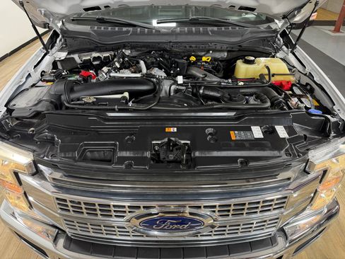 Used 2019 Ford F250 XLT AWD/4WD image 11