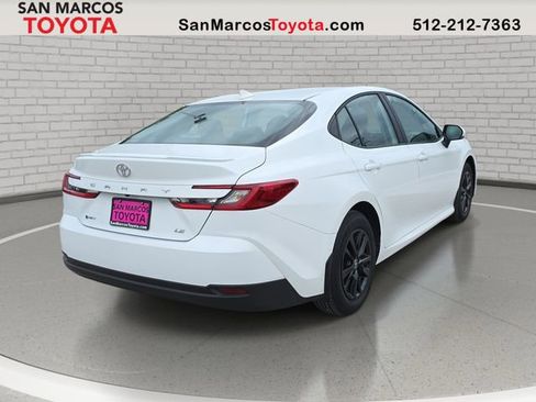 Used 2026 Toyota Camry LE w/ Convenience Package image 5