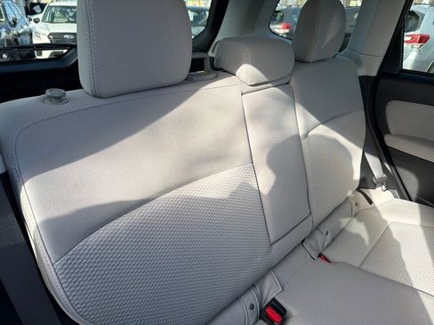 Used 2015 Subaru Forester 2.5i Premium w/ All-Weather Package image 32