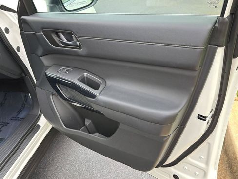 Used 2024 Nissan Pathfinder S FWD image 14