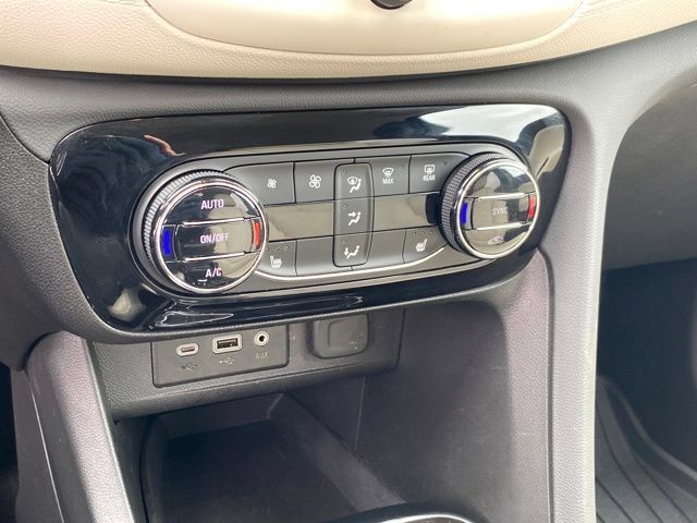 Certified 2023 Buick Encore GX Essence FWD image 11