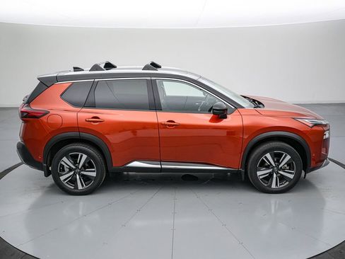 Used 2023 Nissan Rogue Platinum w/ Platinum Premium Package image 3