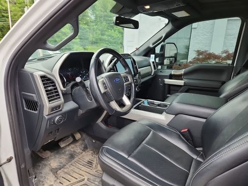 Used 2022 Ford F250 Lariat w/ Black Appearance Package AWD/4WD image 14