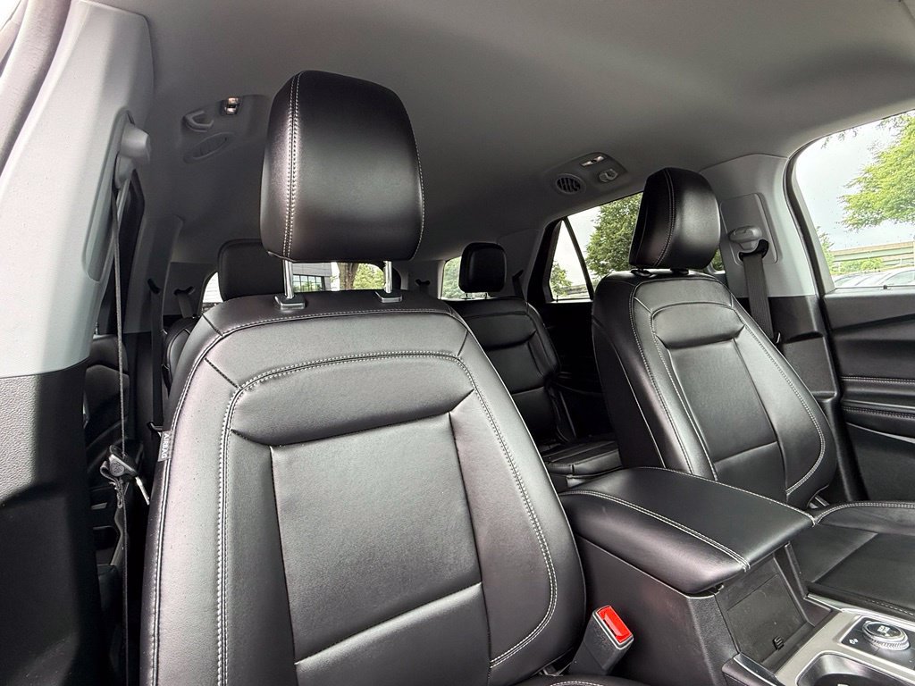 Used 2023 Ford Explorer XLT w/ Equipment Group 202A AWD/4WD image 33