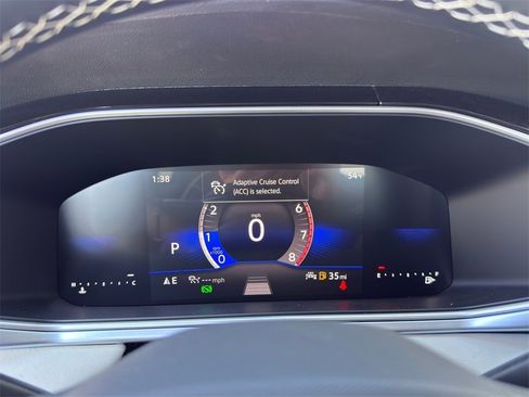 New 2026 Volkswagen Taos SE image 16