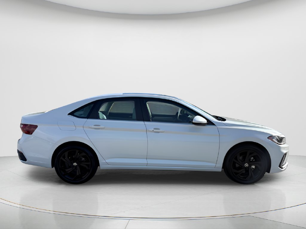 New 2026 Volkswagen Jetta SE FWD image 4