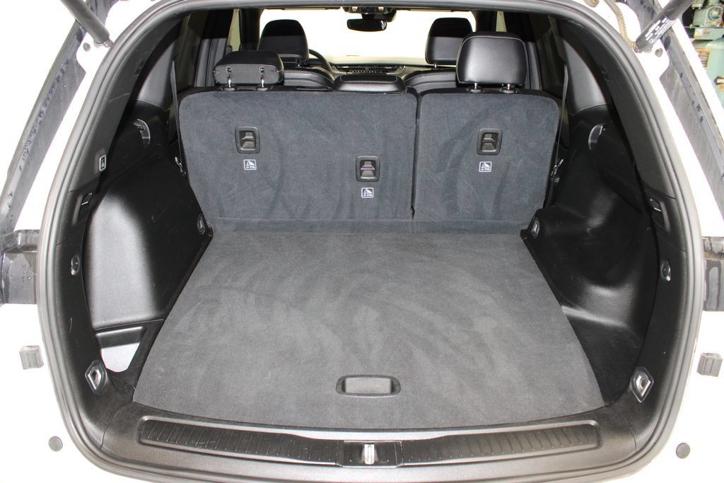 Used 2023 Jeep Grand Cherokee Altitude AWD/4WD image 7