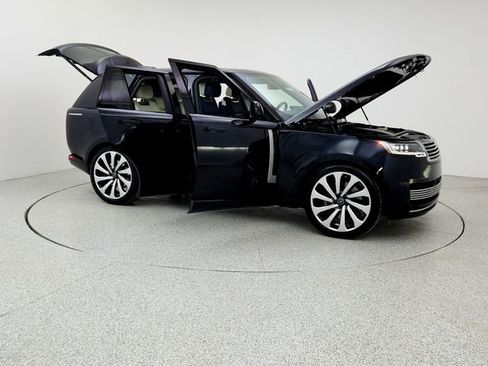 Certified 2025 Land Rover Range Rover SV image 10