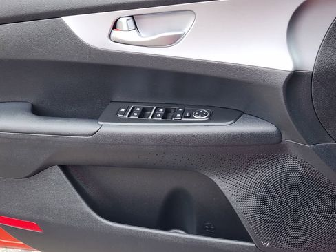 Certified 2022 Kia Forte LXS w/ LXS Technology Package FWD image 20