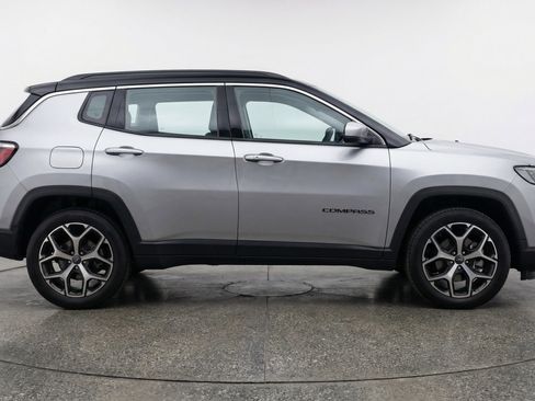 Used 2025 Jeep Compass Limited AWD/4WD image 11