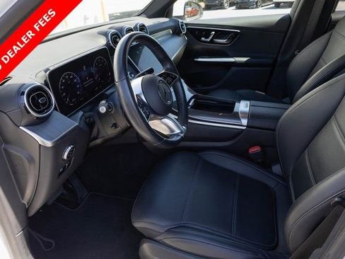 Used 2024 Mercedes-Benz GLC 300 4MATIC image 2