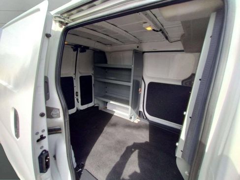 Used 2018 Chevrolet City Express LS image 21