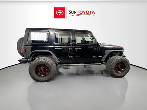 Used 2019 Jeep Wrangler Unlimited Rubicon image 2