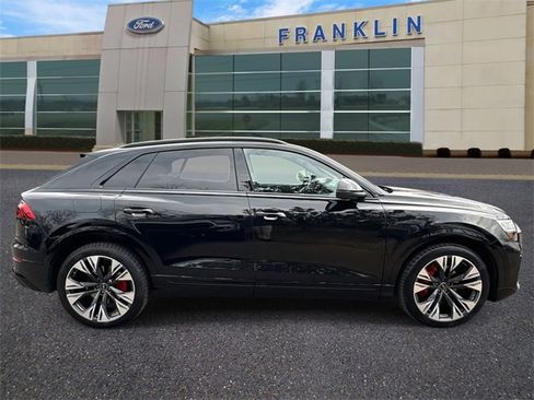 Used 2025 Audi Q8 Prestige image 8