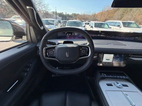 New 2025 Lincoln Navigator L Reserve w/ Jet Appearance Package image 9