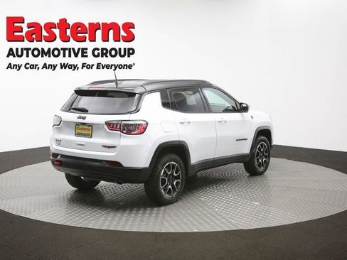 Used 2024 Jeep Compass Trailhawk AWD/4WD image 40